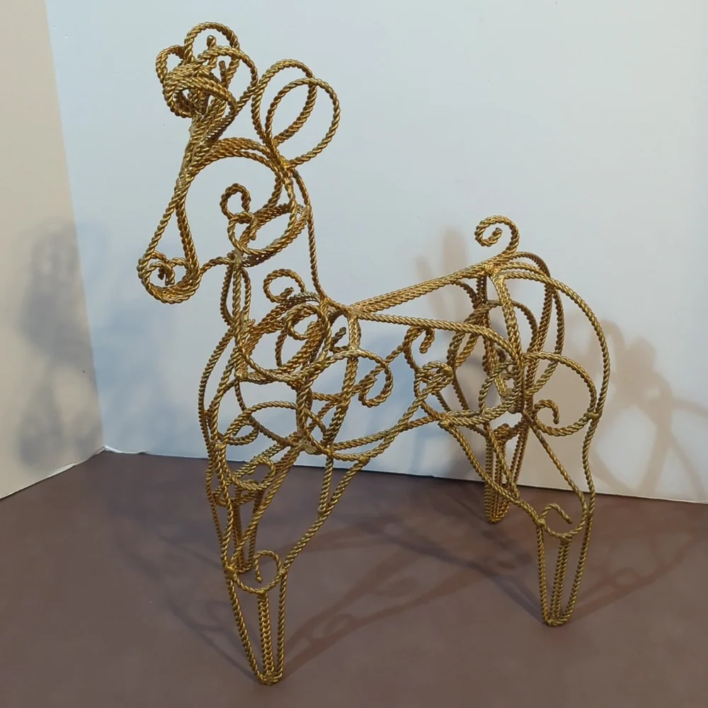 Reindeer Standing Gold Heavy Metal Decor